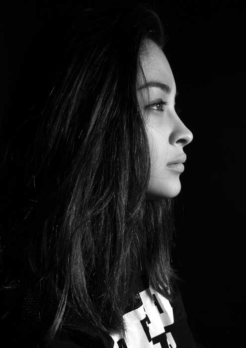 woman-black-bg